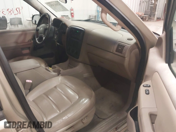 2002 Ford Explorer XLT z VIN 1FMZU73E22ZA75935, wystawiony jako IAAI lot #42183492 z przebiegiem Nie podano mil oraz . Historia ofert i sprzedaży dostępna na DreamBid. Obrazek 5.