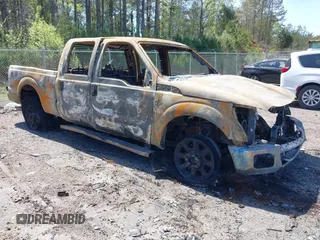 2015 Ford F-250 Lariat z VIN 1FT7W2B65FEC45057, wystawiony jako IAAI lot #41857864 z przebiegiem Nie podano mil oraz . Historia ofert i sprzedaży dostępna na DreamBid. Obrazek 1.