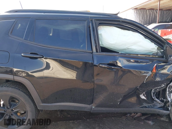 2019 Jeep Compass Latitude with VIN 3C4NJDBB1KT648185, listed as a IAAI auction lot 41622077 with 74,072 mi miles and . Bid and sale history available at DreamBid. Image 14.