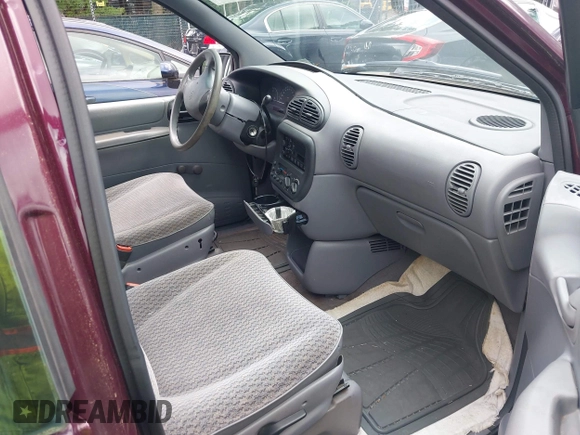 2000 Dodge Caravan with VIN 2B4FP25B7YR685222, listed as a IAAI auction lot 42508555 with 139,970 mi miles and . Bid and sale history available at DreamBid. Image 5.
