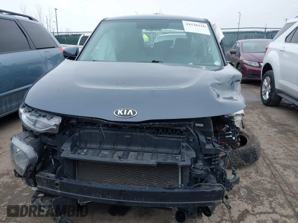 2020 Kia Soul LX with VIN KNDJ23AU9L7041630, listed as a IAAI auction lot 41528216 with 1 mi miles. Bid and sale history available at carsss.com. Image 13.