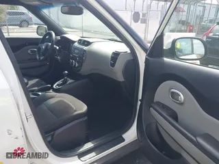 2016 Kia Soul with VIN KNDJN2A21G7403486, listed as a IAAI auction lot 41913168 with 119,247 mi miles. Bid and sale history available at carsss.com. Image 5.