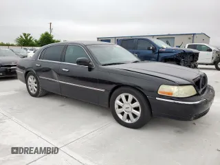 2010 Lincoln Town Car Signature Limited z VIN 2LNBL8CV3AX614416, wystawiony jako Copart lot #58716225 z przebiegiem 346 529 mil mil oraz Czysty tytuł • Clean title. Historia ofert i sprzedaży dostępna na DreamBid. Obrazek 4.