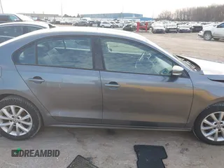 2012 Volkswagen Jetta SE с VIN 3VWDX7AJXCM358671, выставлен на аукционе IAAI как лот 41647447 с пробегом 105 722 миль миль и . История ставок и продаж доступна на DreamBid. Изображение 13.