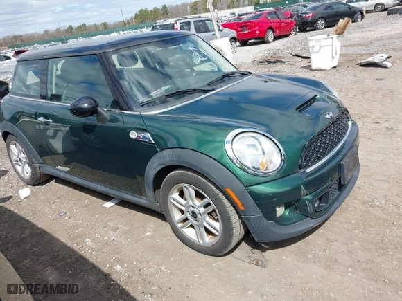 2013 MINI Cooper Hardtop S with VIN WMWSV3C58DT479336, listed as a IAAI auction lot 41995948 with 87,123 mi miles. Bid and sale history available at carsss.com. Image 1.