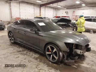 2024 Audi A5 Sportback S line Premium Plus z VIN WAUFACF50RA022743, wystawiony jako IAAI lot #41566696 z przebiegiem 13 034 mil mil oraz . Historia ofert i sprzedaży dostępna na DreamBid. Obrazek 1.