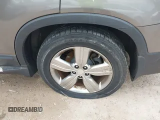 2013 Kia Sorento EX z VIN 5XYKUDA61DG321679, wystawiony jako IAAI lot #42013051 z przebiegiem Nie podano mil oraz . Historia ofert i sprzedaży dostępna na DreamBid. Obrazek 12.