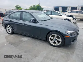 2013 BMW 3 Series 328i z VIN WBA3A5G55DNP24023, wystawiony jako Copart lot #59547315 z przebiegiem 34 131 mil mil oraz Czysty tytuł • Clean title. Historia ofert i sprzedaży dostępna na DreamBid. Obrazek 4.