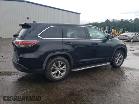 2015 Toyota Highlander LE Plus z VIN 5TDZKRFH0FS064791, wystawiony jako Copart lot #56508305 z przebiegiem 198 873 mil mil oraz Szkoda całkowita • Salvage title. Historia ofert i sprzedaży dostępna na DreamBid. Obrazek 3.