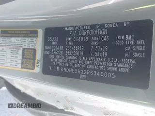 2024 Kia Carnival SX Prestige with VIN KNDNE5H32R6340005, listed as a IAAI auction lot 41984379 with 37,525 mi miles and . Bid and sale history available at DreamBid. Image 9.
