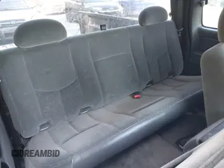 2005 Chevrolet Silverado 1500 LS z VIN 2GCEC19V551250024, wystawiony jako IAAI lot #42357909 z przebiegiem 166 305 mil mil oraz . Historia ofert i sprzedaży dostępna na DreamBid. Obrazek 8.