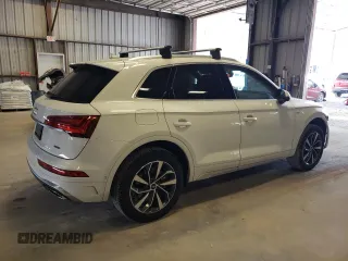 2022 Audi Q5 S line Prestige with VIN WA1FAAFY5N2032068, listed as a Copart auction lot 70009354 with 44,911 mi miles and Salvage Title. Bid and sale history available at carsss.com. Image 3.