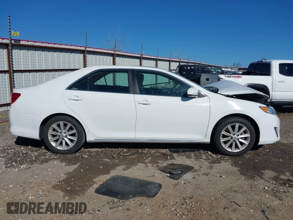 2014 Toyota Camry SE with VIN 4T1BK1FK2EU540026, listed as a IAAI auction lot 41678692 with 85,275 mi miles. Bid and sale history available at carsss.com. Image 12.