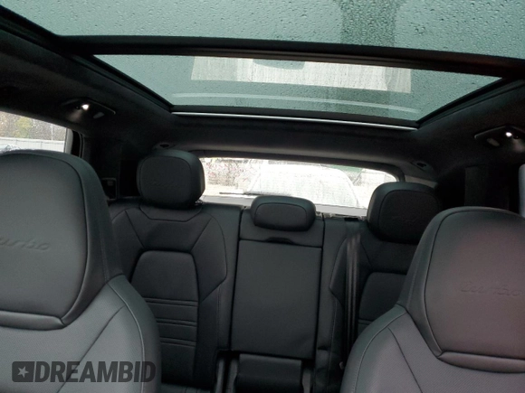 2023 Porsche Cayenne Turbo z VIN WP1AF2AY8PDA20565, wystawiony jako Copart lot #72817943 z przebiegiem 1 694 mil mil oraz . Historia ofert i sprzedaży dostępna na DreamBid. Obrazek 10.