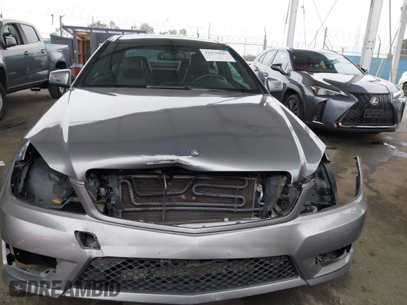 2013 Mercedes-Benz C 250 z VIN WDDGJ4HB7DG068579, wystawiony jako IAAI lot #42179847 z przebiegiem 117 575 mil mil oraz . Historia ofert i sprzedaży dostępna na DreamBid. Obrazek 12.
