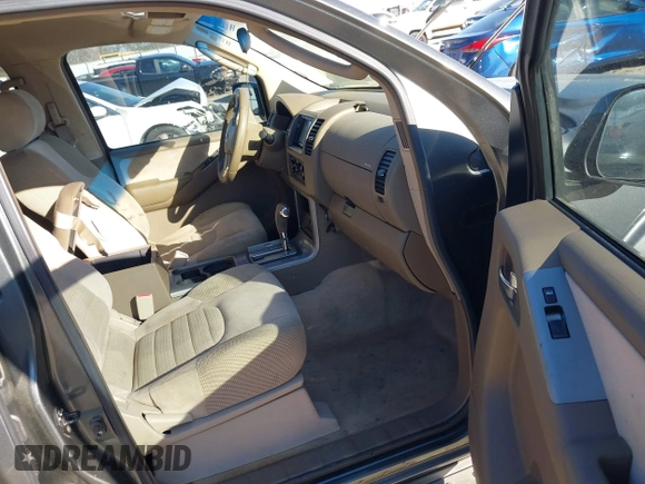 2005 Nissan Pathfinder SE with VIN 5N1AR18U55C791523, listed as a IAAI auction lot 41848499 with 247,768 mi miles. Bid and sale history available at carsss.com. Image 5.