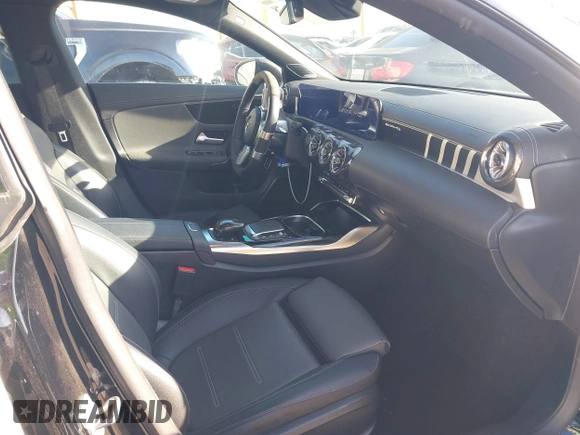 2023 Mercedes-Benz CLA 45 AMG z VIN W1K5J5DB3PN406756, wystawiony jako IAAI lot #41938828 z przebiegiem 37 898 mil mil oraz . Historia ofert i sprzedaży dostępna na DreamBid. Obrazek 5.