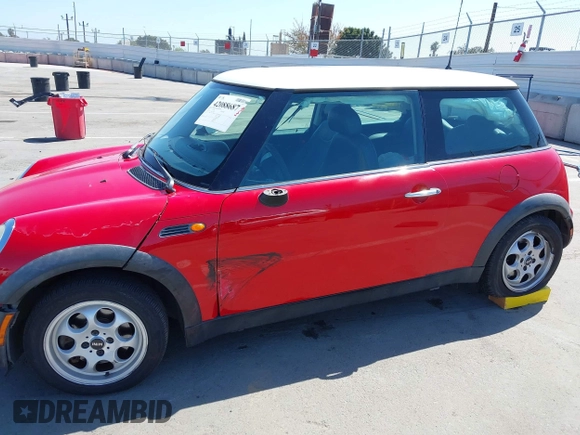 2004 MINI Hardtop with VIN WMWRC33484TC55840, listed as a IAAI auction lot 42088687 with 135,353 mi miles and . Bid and sale history available at DreamBid. Image 6.
