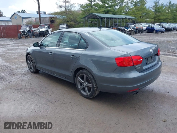 2013 Volkswagen Jetta SE with VIN 3VWBP7AJ2DM395982, listed as a IAAI auction lot 41952654 with 130,906 mi miles and . Bid and sale history available at DreamBid. Image 3.