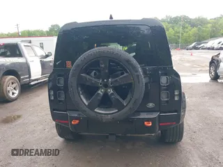 2023 Land Rover Defender X z VIN SALEX7EU2P2213481, wystawiony jako IAAI lot #42368968 z przebiegiem 12 903 mil mil oraz . Historia ofert i sprzedaży dostępna na DreamBid. Obrazek 17.