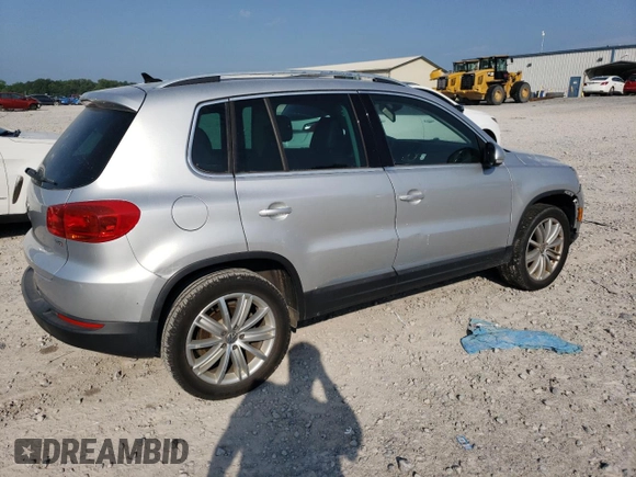 2016 Volkswagen Tiguan S z VIN WVGAV7AX3GW504720, wystawiony jako Copart lot #59842795 z przebiegiem 103 670 mil mil oraz Czysty tytuł • Clean title. Historia ofert i sprzedaży dostępna na DreamBid. Obrazek 3.