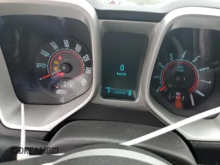 2011 Chevrolet Camaro 2LS z VIN 2G1FA1ED0B9143377, wystawiony jako Copart lot #38783884 z przebiegiem 183 478 mil mil oraz Nie do naprawy. Historia ofert i sprzedaży dostępna na DreamBid. Obrazek 9.