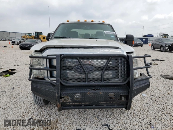 2013 Ford F-350 XL z VIN 1FT8W3DT5DEA84686, wystawiony jako Copart lot #51480565 z przebiegiem 267 966 mil mil oraz Szkoda całkowita • Salvage title. Historia ofert i sprzedaży dostępna na DreamBid. Obrazek 5.