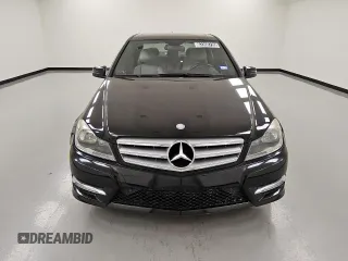 2012 Mercedes-Benz C 250 Sport с VIN WDDGF4HB4CR212965, выставлен на аукционе Copart как лот 62350735 с пробегом 72 722 миль миль и Чистый • Clean title. История ставок и продаж доступна на DreamBid. Изображение 5.