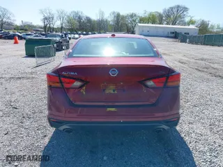 2022 Nissan Altima 2.5 SR with VIN 1N4BL4CV4NN333297, listed as a IAAI auction lot 41989507 with 48,197 mi miles. Bid and sale history available at carsss.com. Image 16.