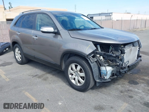 2013 Kia Sorento LX with VIN 5XYKT4A20DG315033, listed as a IAAI auction lot 41702643 with 123,011 mi miles. Bid and sale history available at carsss.com. Image 1.