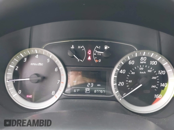 2014 Nissan Sentra SV z VIN 3N1AB7AP3EY234555, wystawiony jako IAAI lot #40718550 z przebiegiem 87 757 mil mil oraz . Historia ofert i sprzedaży dostępna na DreamBid. Obrazek 7.