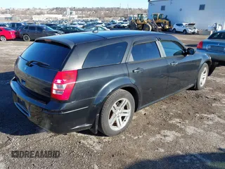 2005 Dodge Magnum RT with VIN 2D4GV58235H682753, listed as a IAAI auction lot 41814817 with 100,246 mi miles. Bid and sale history available at carsss.com. Image 4.
