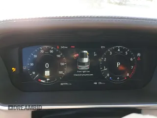 2018 Land Rover Range Rover HSE z VIN SALGS2SV0JA511564, wystawiony jako Copart lot #46635235 z przebiegiem 67 779 mil mil oraz Szkoda całkowita • Salvage title. Historia ofert i sprzedaży dostępna na DreamBid. Obrazek 9.