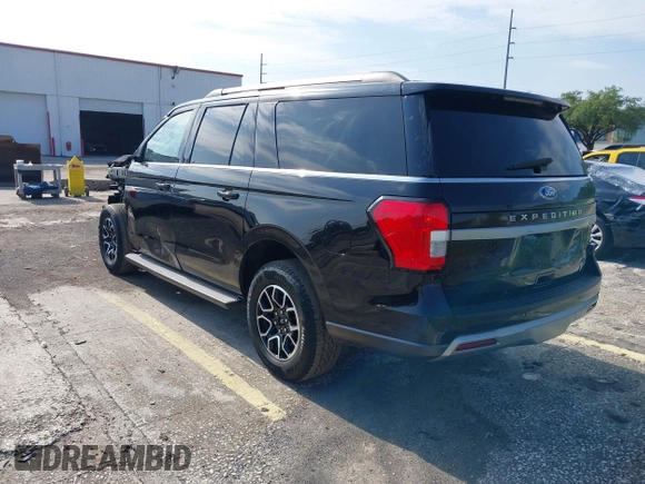 2024 Ford Expedition Max XLT с VIN 1FMJK1H83REA27722, выставлен на аукционе IAAI как лот 42376146 с пробегом 31 277 миль миль и . История ставок и продаж доступна на DreamBid. Изображение 3.