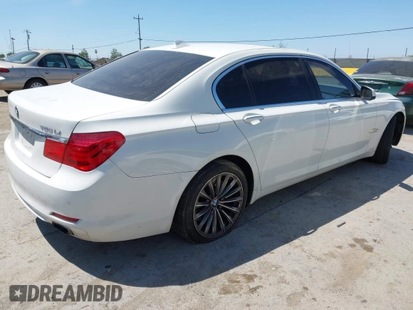 2012 BMW 7 Series 750Li z VIN WBAKB8C52CC963233, wystawiony jako IAAI lot #42332082 z przebiegiem 150 319 mil mil oraz . Historia ofert i sprzedaży dostępna na DreamBid. Obrazek 4.