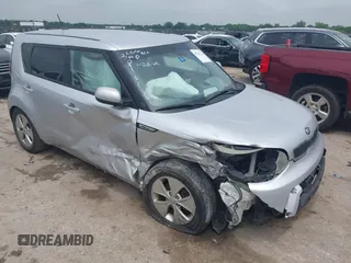 2015 Kia Soul z VIN KNDJN2A22F7809713, wystawiony jako IAAI lot #42167123 z przebiegiem 133 507 mil mil oraz . Historia ofert i sprzedaży dostępna na DreamBid. Obrazek 1.