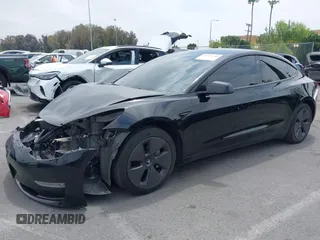 2023 Tesla Model 3 z VIN 5YJ3E1EAXPF604916, wystawiony jako IAAI lot #42461640 z przebiegiem 28 123 mil mil oraz . Historia ofert i sprzedaży dostępna na DreamBid. Obrazek 20.