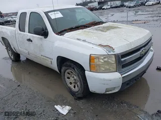 2007 Chevrolet Silverado 1500 Work Truck with VIN 1GCEC19CX7Z530028, listed as a IAAI auction lot 41756985 with 316,348 mi miles. Bid and sale history available at carsss.com. Image 1.