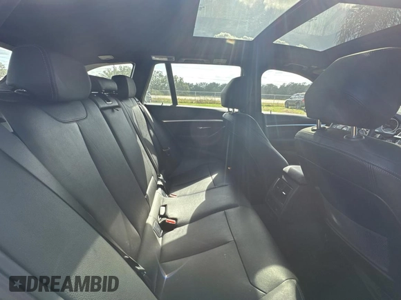 2017 BMW 3 Series 330i xDrive with VIN WBA8K3C38HA022948, listed as a Copart auction lot 80992084 with 34,232 mi miles and Clean Title. Bid and sale history available at carsss.com. Image 6.