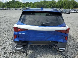 2023 Kia Seltos S z VIN KNDEU2AA7P7410521, wystawiony jako Copart lot #56796665 z przebiegiem 33 412 mil mil oraz Szkoda całkowita • Salvage title. Historia ofert i sprzedaży dostępna na DreamBid. Obrazek 6.