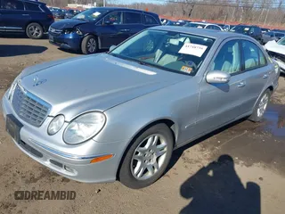 2006 Mercedes-Benz E-Class 3.5L with VIN WDBUF56J06A737827, listed as a IAAI auction lot 41748739 with 197,843 mi miles. Bid and sale history available at carsss.com. Image 2.