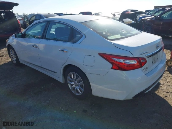 2016 Nissan Altima 2.5 SR with VIN 1N4AL3AP5GN371702, listed as a IAAI auction lot 41645955 with 180,935 mi miles. Bid and sale history available at carsss.com. Image 3.