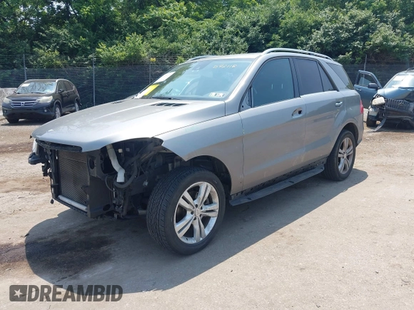 2015 Mercedes-Benz M 350 with VIN 4JGDA5HBXFA592118, listed as a IAAI auction lot 42429105 with 131,705 mi miles and . Bid and sale history available at DreamBid. Image 17.