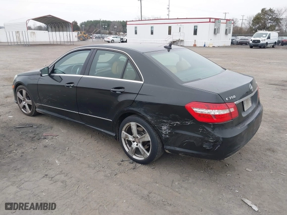 2013 Mercedes-Benz E-Class E 350 Luxury with VIN WDDHF8JB1DA738136, listed as a IAAI auction lot 41774836 with 181,846 mi miles. Bid and sale history available at carsss.com. Image 3.