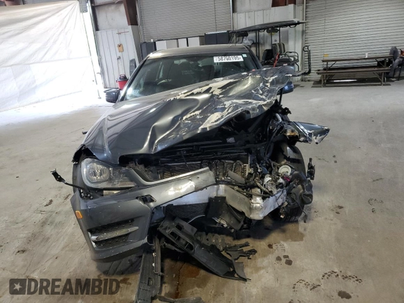 2013 Mercedes-Benz C 300 Sport with VIN WDDGF8AB9DA875238, listed as a Copart auction lot 58760195 with 74,545 mi miles and Clean title. Bid and sale history available at DreamBid. Image 5.