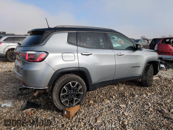 2020 Jeep Compass Trailhawk with VIN 3C4NJDDB1LT195653, listed as a Copart auction lot 82046974 with 119,007 mi miles and Salvage Title. Bid and sale history available at carsss.com. Image 3.