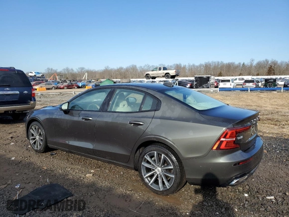 2021 Volvo S60 Momentum with VIN 7JR102TZ4MG113460, listed as a Copart auction lot 40216034 with 20,880 mi miles. Bid and sale history available at carsss.com. Image 2.