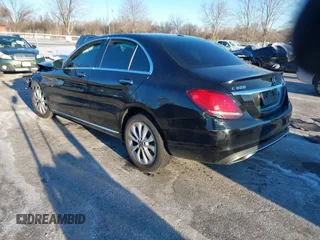 2019 Mercedes-Benz C 300 with VIN 55SWF8EB1KU305740, listed as a IAAI auction lot 41288686 with 101,908 mi miles and . Bid and sale history available at carsss.com. Image 3.