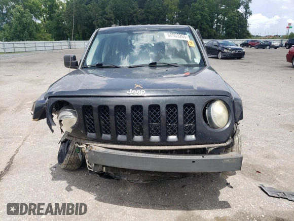 2011 Jeep Patriot Sport with VIN 1J4NT1GA4BD208339, listed as a Copart auction lot 60903265 with 210,513 mi miles and Salvage title. Bid and sale history available at DreamBid. Image 5.