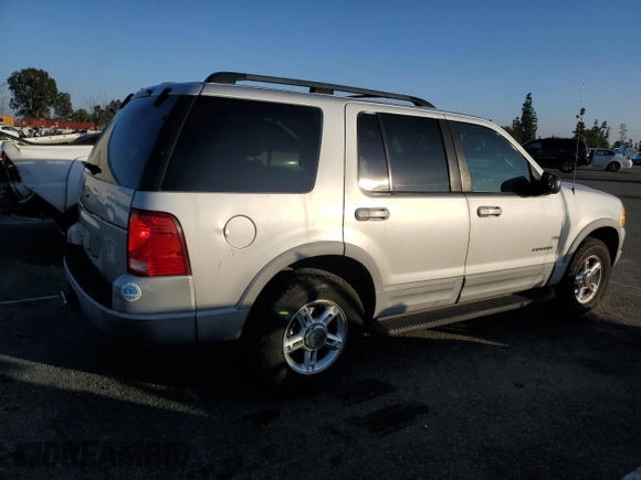 2002 Ford Explorer XLT z VIN 1FMDU63WX2UC00853, wystawiony jako Copart lot #87212814 z przebiegiem 235 622 mil mil oraz Szkoda całkowita • Salvage title. Historia ofert i sprzedaży dostępna na DreamBid. Obrazek 3.